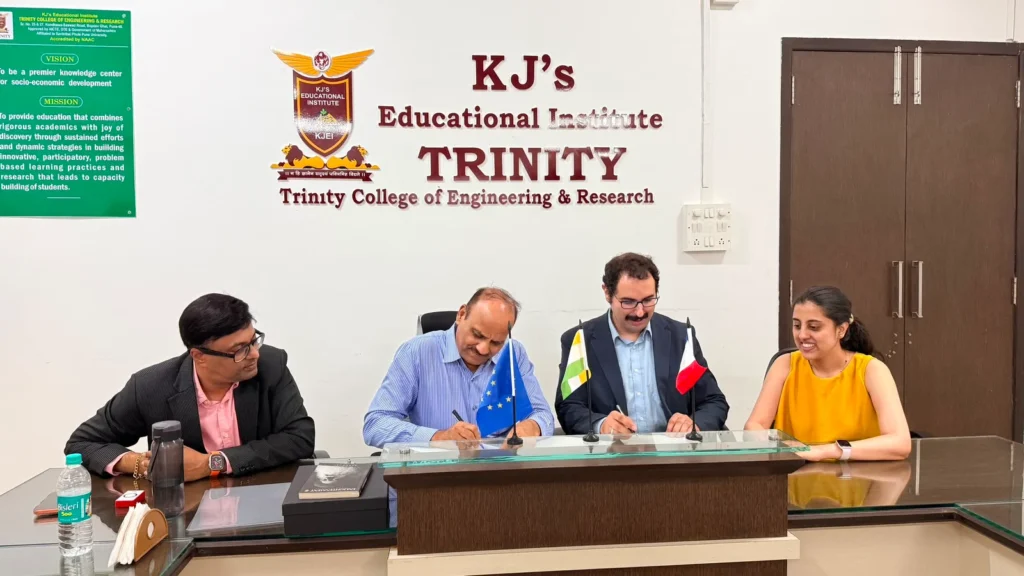 Signature de l’accord à Trinity College of Engineering & Research