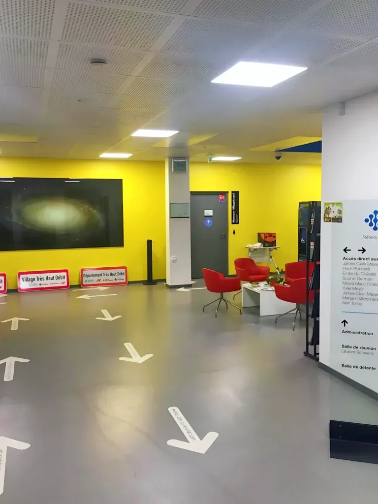 Hall d’accueil du campus AI2 à Écouen