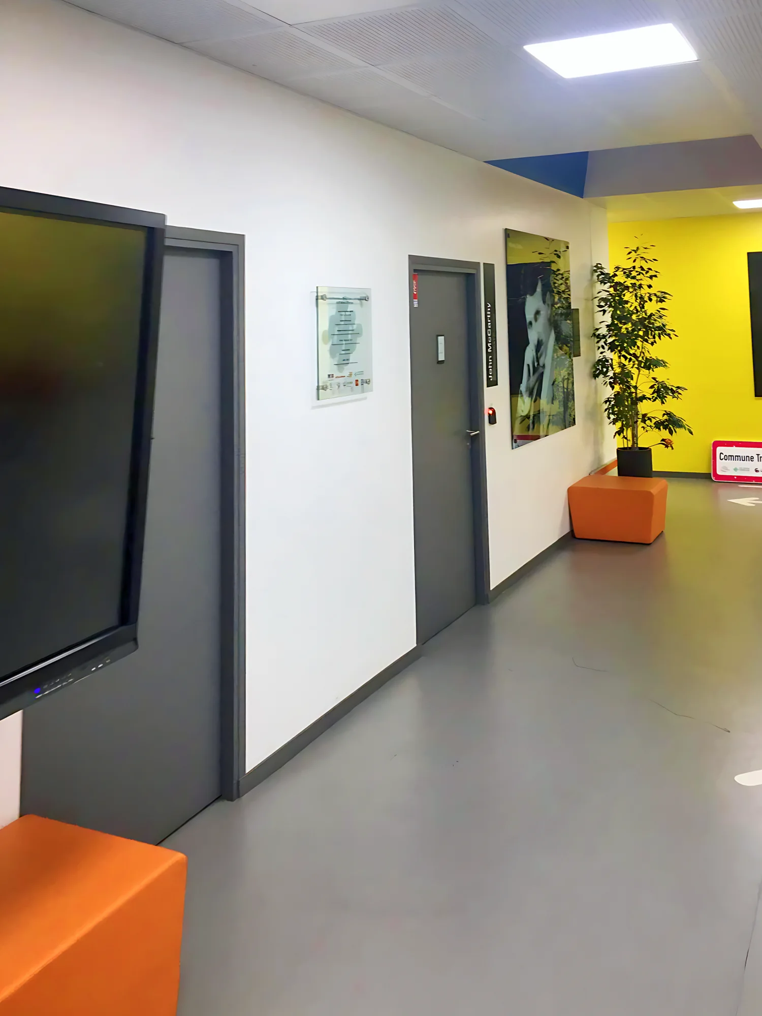 Hall d’accueil du campus AI2 à Écouen