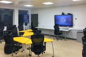Salle de cours informatique du campus AI2