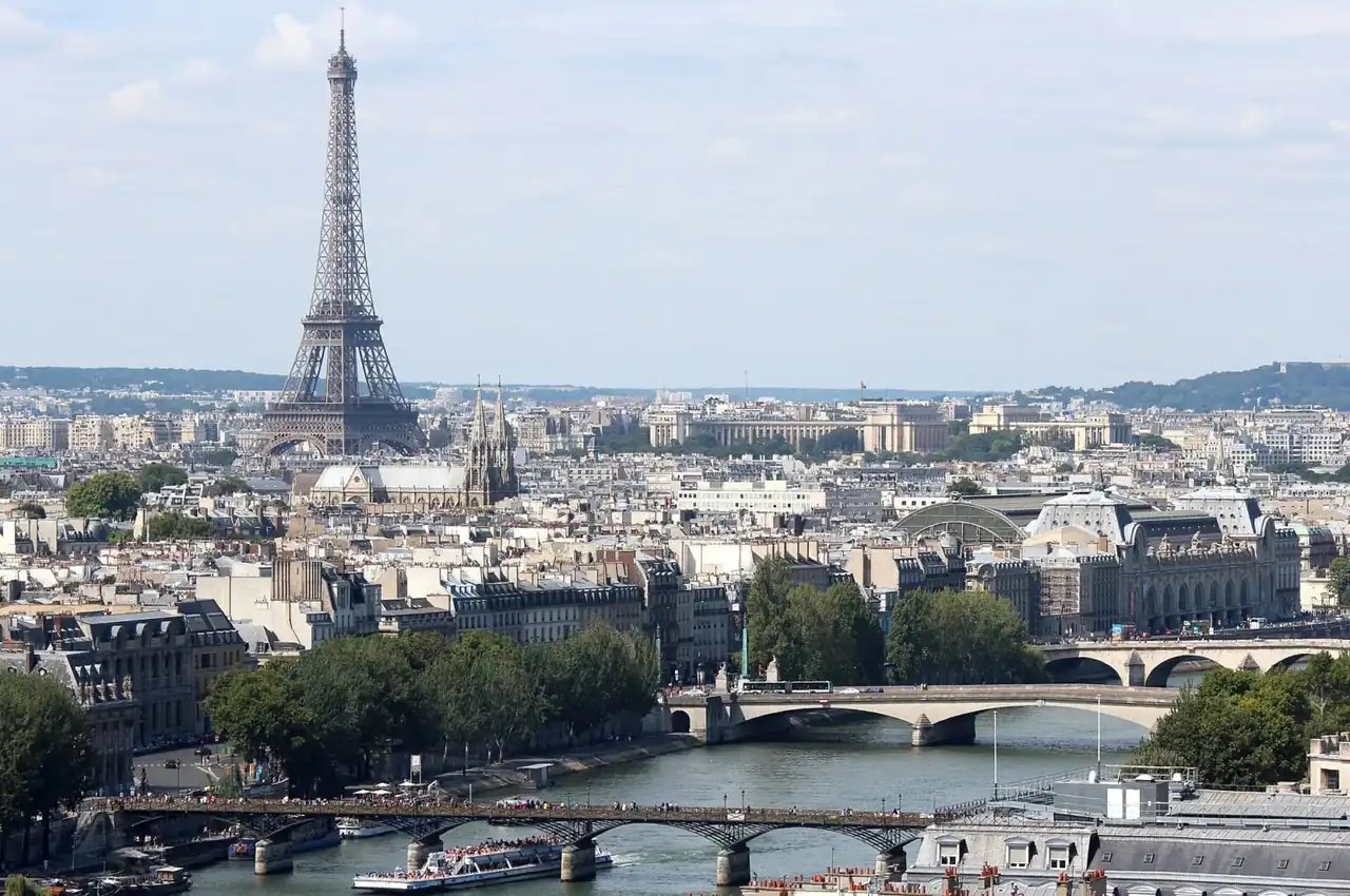 École d’été IA à Paris 2027 : la Seine et Paris