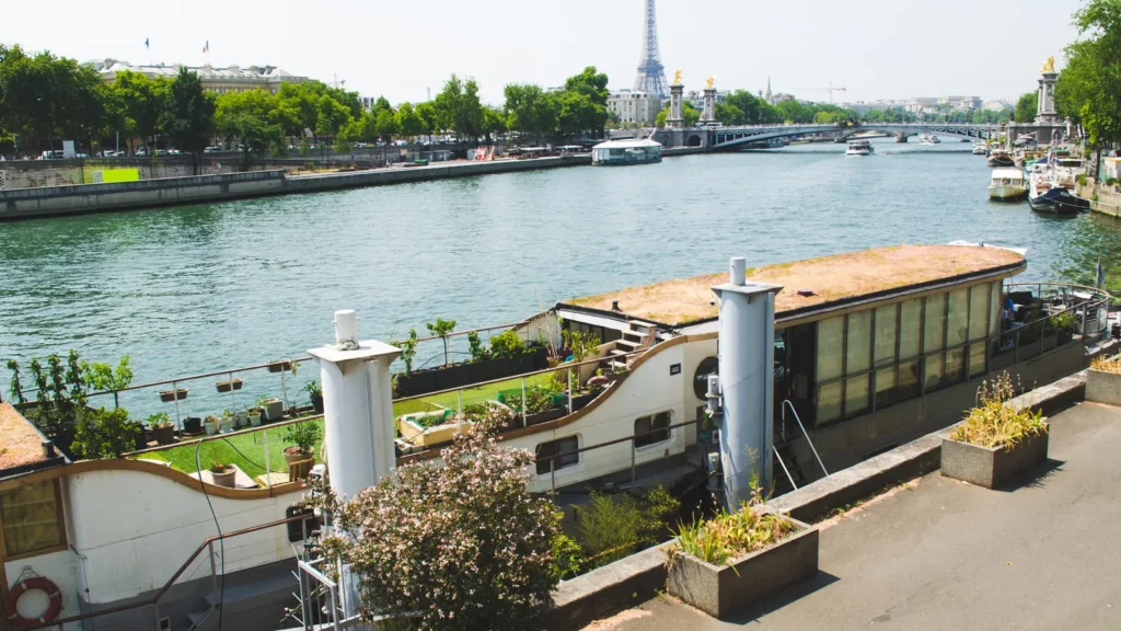La Seine et la tour Eiffel à Paris