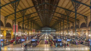 La gare du Nord à Paris, à 22 minutes du campus d’Écouen