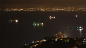 La baie d’Alger de nuit et la basilique Notre-Dame d’Afrique