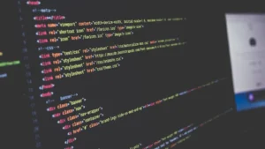 Lignes de code sur un écran d’ordinateur