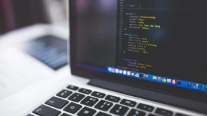 Code Python sur un ordinateur portable